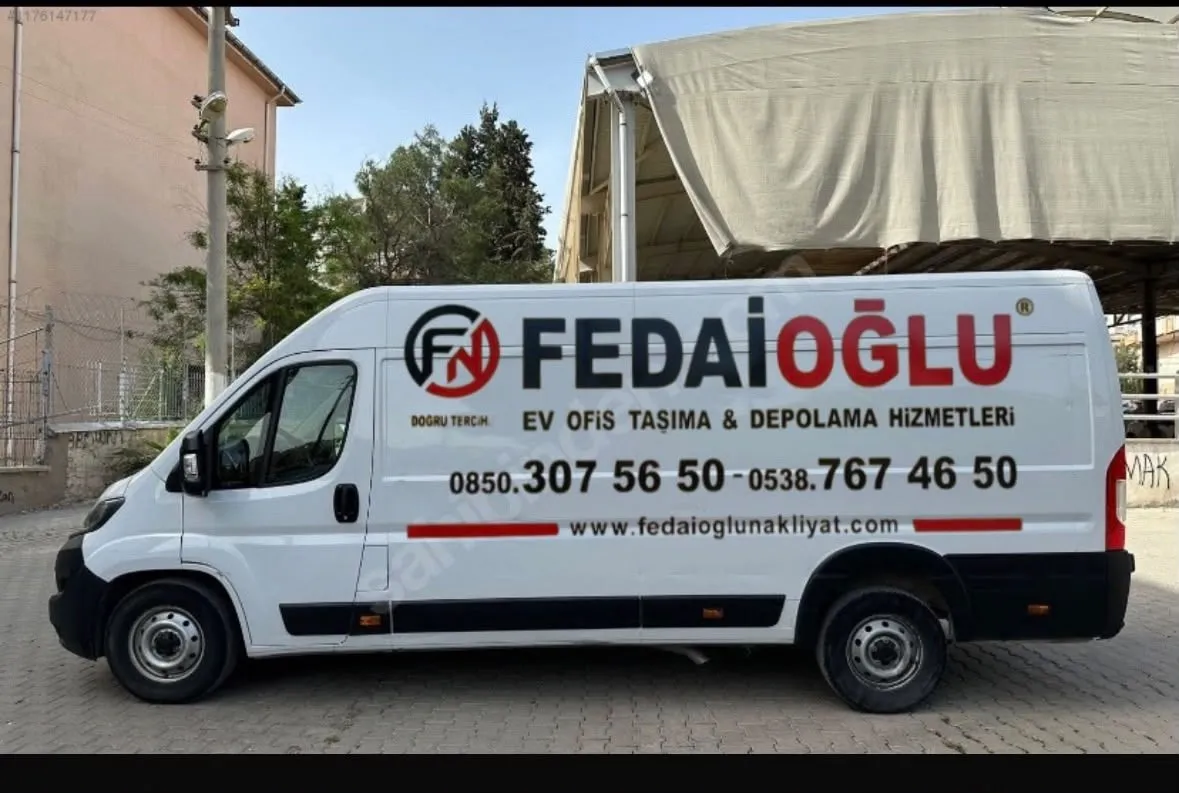 Fedaioğlu Nakliyat şehir içi nakliyat panelvan aracı